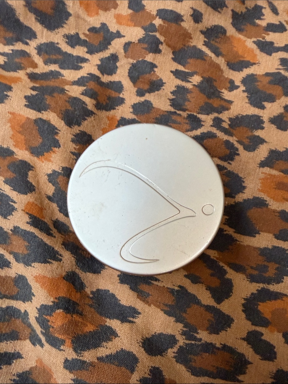 jane iredale AMAZING BASE LOOSE FOUNDATION POWDER IS LATTE
